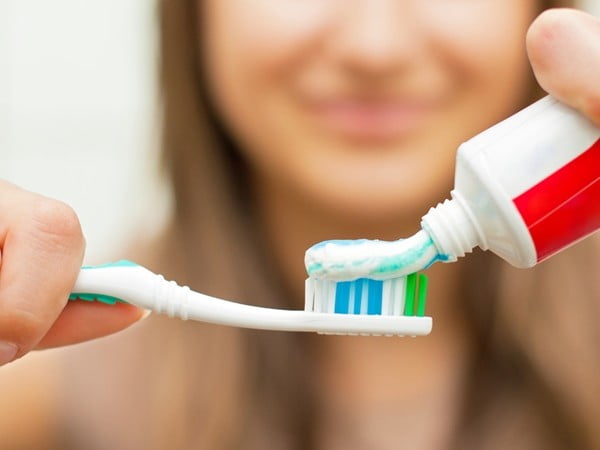 Những sai lầm nghiêm trọng trong cách chăm sóc răng miệng hàng ngày - Nha Khoa Home