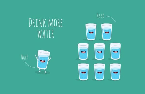 Uống đủ nước là một cách chống khô miệng.