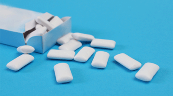 Kẹo cao su không đường hỗ trợ kiềm chế lượng đường vô cơ theo thói quen ăn vặt.