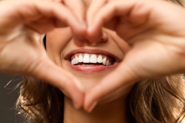 Chỉnh nha khiến cho người lớn có một nụ cười tự tin trong giao tiếp và sức khỏe răng miệng đảm bảo.