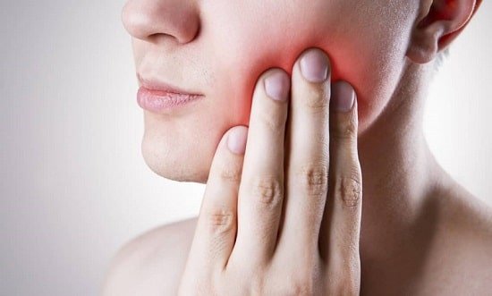 Nguyên nhân gây ra những cơn đau sau khi trồng răng Implant là gì?