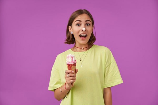 ăn kem khi niềng răng được không