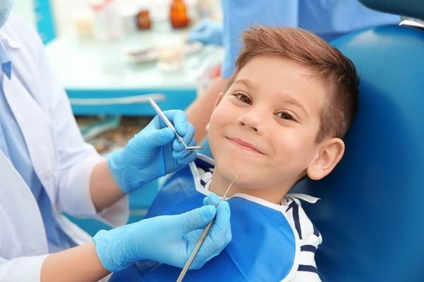 Răng hàm trẻ em có thay không?